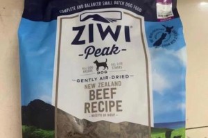 法斗犬的狗粮饮食量及饱腹判断方法（掌握法斗犬饮食量，让它吃得饱饱的）